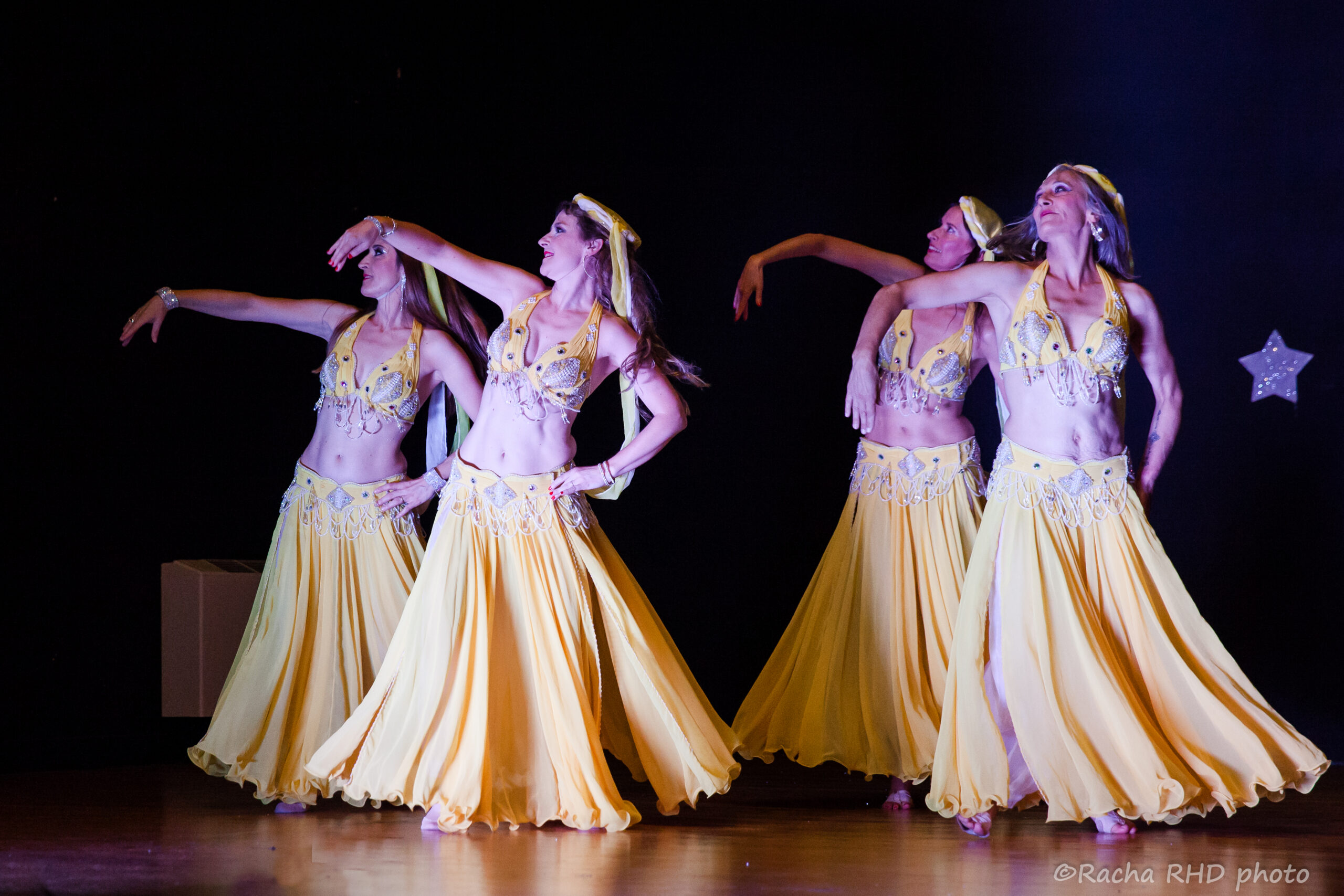 Lire la suite à propos de l’article « SULTANES » Ecole  de  danse  orientale égyptienne  Madrasat  El  Fann